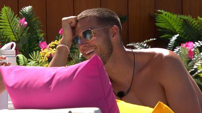 Love Island fans are calling for Ron to be dumped after accusing him of “gaslighting” Lana