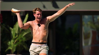 Love Island first look: Snog Marry Pie returns as Casey pulls Claudia for a chat