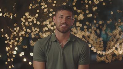 Love Island bombshell Scott secretly dated this iconic past islander