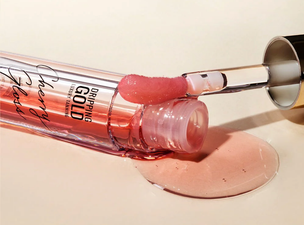 ’10/10′ – the hydrating lip oil we all need in our lives that costs less than €10