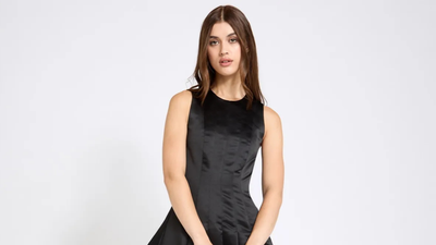 The €40 Dunnes Stores dress is perfect for the Christmas season
