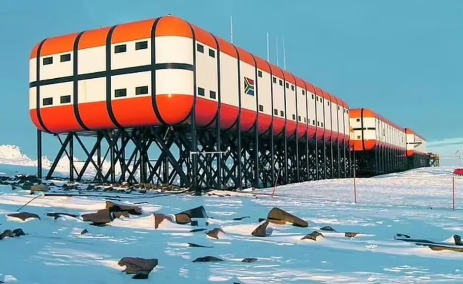 Team of scientists trapped in isolated Antarctica base for 10 months – one of them just attacked the others