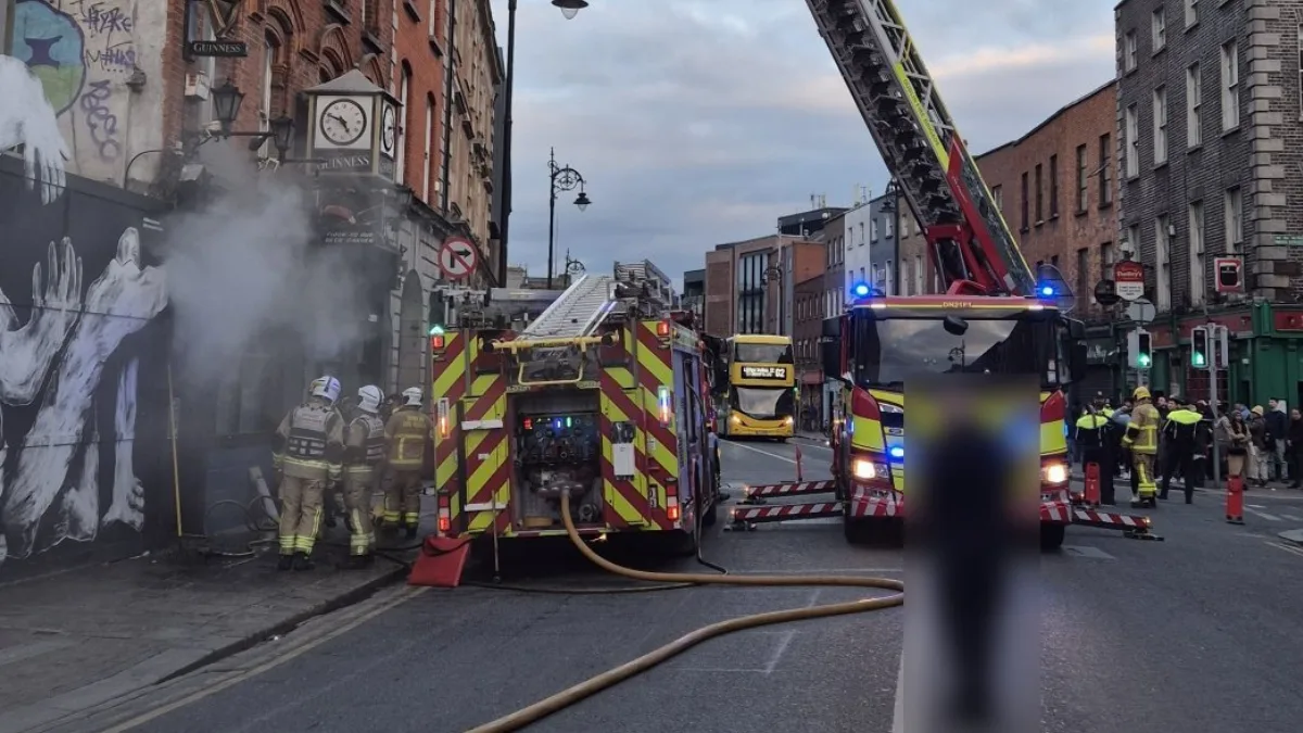 Busy Dublin street brought to standstill as beloved pub is engulfed in flames