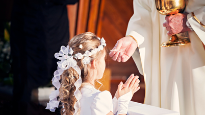 Experts reveal how much should you put in a Communion card