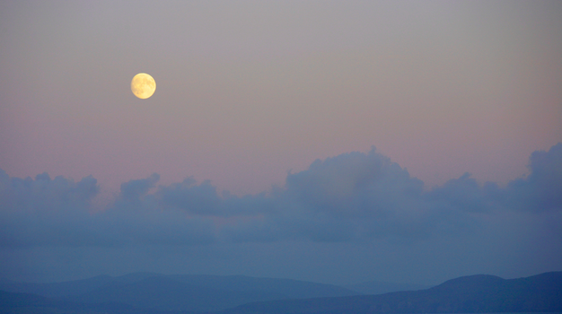 Full moon hormone levels