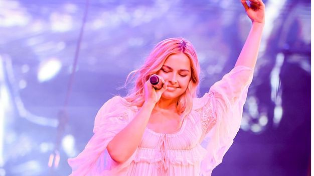 Addison Rae announces Dublin date on first ever headline tour - how to get tickets.