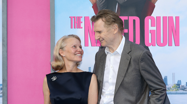 Pamela Anderson Liam Neeson